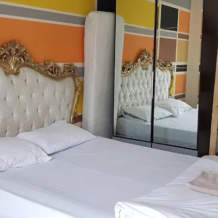 Charming 2 Bedroom In Esenyurt, דירה