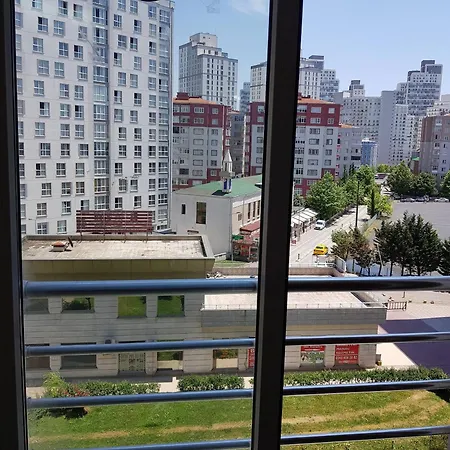 Apartment 2min To Metrobus E5 Beylikduzu Last Stop Last Stop Istanbul